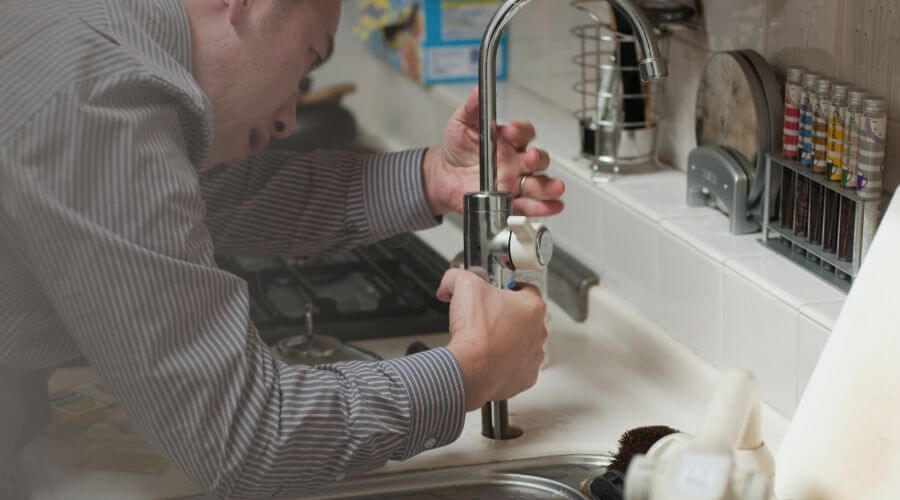 Professional sink repair in Smithville, OK